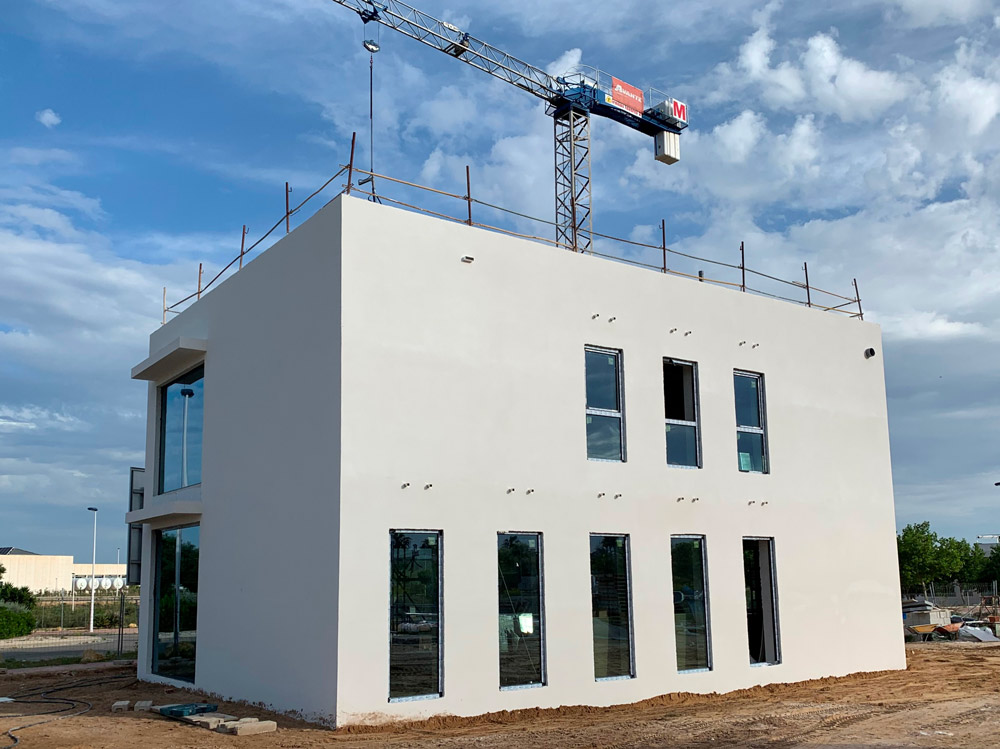 Avante Construcción está realizando la construcción de un edificio de oficinas en Torrevieja diseñadas para ser eficientes energéticamente basándose en el estándar de edificación de Passivhauss.