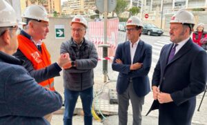 El alcalde de Elche visita las obras del Centro Social de Arenales del Sol